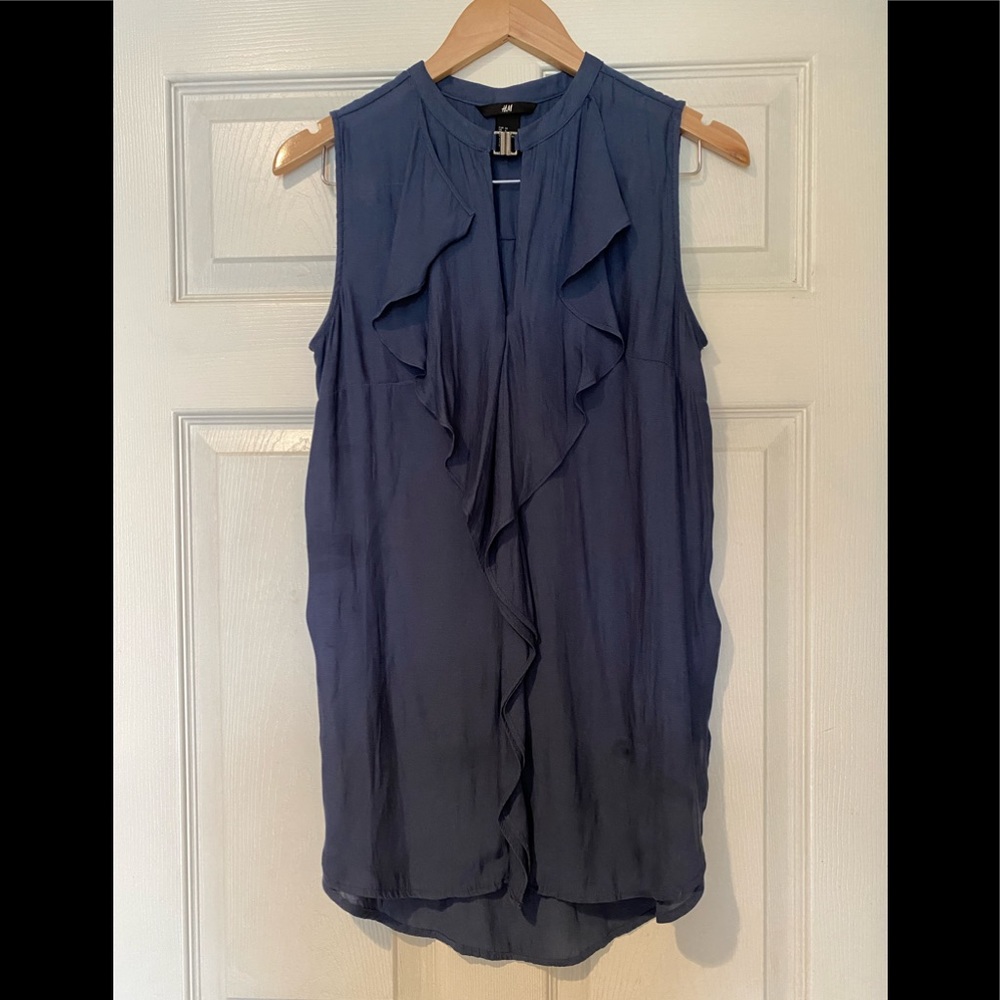 H&M women’s blue top size 6